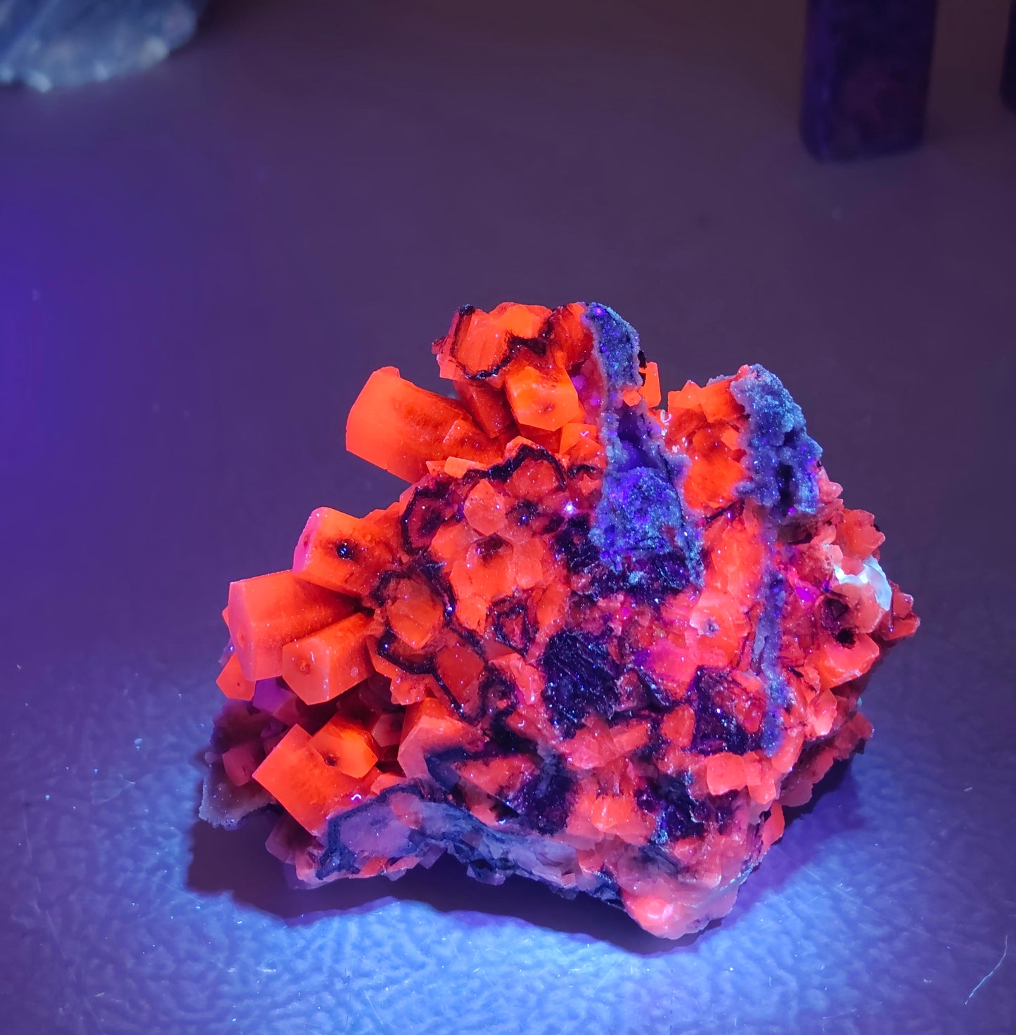 (UV) Hexagonal Columnar Calcite