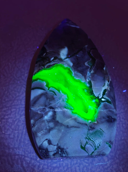 (UV) Volcanic Agate Tear Drop